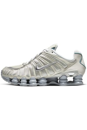 chaussure shox homme